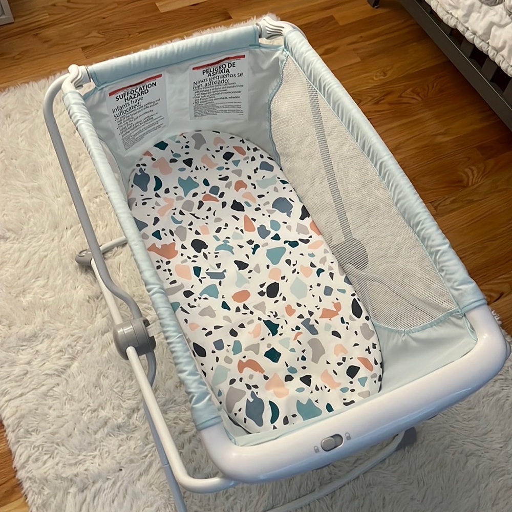 Fisher Price Soothing View Bassinet